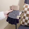 Guantes de pantalla táctil estilo coreano para Otoño e Invierno, guantes retro versátiles para mujer, guantes de punto de cinco dedos con contraste de color para estudiante, guantes gruesos de ciclismo para pareja