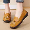 2026 Zapatos Casuales Antideslizantes Cómodos Versátiles para Mujer Zapatos Planos Mocasines Zapatos de un Solo Color Zapatos para Mamá Zapatos Formales de Moda para Mujer