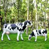 Escultura de vaca de simulación de plástico reforzado con fibra de vidrio para decoración de exteriores en patios de centros comerciales comunitarios, parques, granjas y jardines