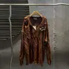 Suéter Desgastado Gola V Estilo Americano Novo Outono 2026 para Mulheres com Padrão de Diamante Estampa de Letras, Blusa de Tricô Solta e Casual