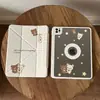 Fofo Rilakkuma Adequado para Case Protetora de Tablet Apple iPad Mini Slot para Caneta Air 11ª Geração Bolinhas Pro13 Desenho Animado