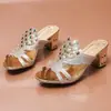 Sandálias Femininas de Salto Bloco Slip-On com Pedrarias 2026 Novo Estilo de Comércio Exterior, Slip-Ons Modernos e Versáteis Estilo Dopamina para Ir ao Trabalho e Sair