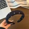 Diadema retro de alta calidad con dientes para otoño e invierno para mujer, diseñada para realzar la apariencia de la coronilla, nuevo estilo 2026, antideslizante, accesorio para el cabello versátil