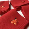 2026 Nuevo Modelo Bufanda de Poni 100% Lana Pura Bufanda Roja para Mujer Invierno Alta Calidad Regalo de Año Nuevo Evento Bufanda para el Cuello