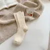Nuevos Calcetines de Invierno Beige Holgados para Mujer, Engrosados para Calidez y Resistencia al Frío, Calcetines Anchos a Media Pantorrilla, Calcetines Simples Japoneses para Maternidad