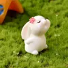 Paraíso do Coelho Ornamento de Paisagem em Miniatura, Animal Fofo de Desenho Animado, Casa de Coelho com Cenoura, Acessórios de Resina para Jardinagem, Artesanato Feito à Mão