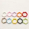 Anillo de cuentas de pintura en polvo de aleación tarjeta 10 flores coloridas diy material para cadena de teléfono móvil accesorios para pulseras hechas a mano material joyería