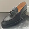 Zapatos Nuevos de Hombre Four Seasons Moda Juvenil Ropa Exterior Borla Grabado Estilo Británico Retro Zapatos sin Cordones Puntiagudos para Hombre