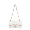 2024 Nova Bolsa Pequena Estilo Fragrância Acolchoada de Diamante com Corrente Feminina Simples Moda Bolsa de Ombro Único Transversal Versátil Temperamento Bolsa Quadrada Pequena