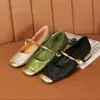 Estilo Nacional Novo Estilo Chinês Sapatos Mary Jane 2025 Primavera/Verão Novos Retro Versátil Francês Baixo Bico Sapatos de Salto Leve Dopamina