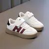 Tenis para Niños 2025 Estilo Coreano Primavera y Otoño Nuevos Moda Niña Zapatos Blancos Suela Blanda Zapatos de Skate Bajos para Niños Modernos