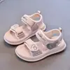 Sandalias para Niñas 2026 Verano Nuevo Estilo Zapatos Deportivos de Velcro para Niños Suela Suave Zapatos de Princesa Zapatos de Playa de Moda para Niñas Pequeñas
