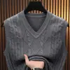 Colete Tricot Gola V Masculino Estilo Britânico Retrô Outono Inverno Cor Sólida Roupa de Baixo Jovem Cardigã de Tricô Sem Mangas
