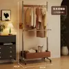 Cabide de Madeira Maciça Doméstico Móvel com Rodas Organizador de Roupas de Aço Inoxidável Prateleiras de Armazenamento para Quarto Cabide de Chão
