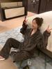 Pijama Derong Feminino Outono e Inverno Novo Estampa de Leopardo Calça Wide Leg Espessada Quente Solta Conjunto de Roupas para Casa Atacado Transfronteiriço