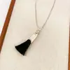 Collar con Cepillo de Crin de Caballo con Borla Retro Francés para Mujer, Diseño de Nicho, Cadena Larga Versátil de Personalidad para Suéter de Mujer
