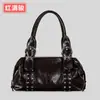 Bolsa Boston Almofada Studded Retro de Design de Nicho com Fivela Elegante de Couro Bolsa de Ombro Estilo Biker para Mulheres