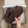Estilo perezoso suela gruesa felpa punta cerrada estilo Birkenstock zapatos de algodón pantuflas mujer 2026 Otoño/Invierno Nuevos Versátiles Cálidos peludos zapatos