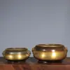 Venta al por mayor del fabricante Quemador de incienso de cobre Quemador con orejas de león Quemador de cobre Quemador de incienso estilo chino para uso en interiores del hogar Adorno de quemador de incienso de sándalo