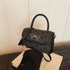 Estilo coreano Bolsa de laço elegante feminina 2024 Nova chegada Bolsa de ombro crossbody Doce distintivo portátil elegante pequeno quadrado Bolsa