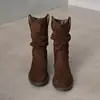 Botas Curtas Retro Bico Fino Femininas Verão 2026 Novas Botas Marrons Merade Estilo Deserto Botas Meia Suede Botas Western