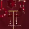 Pendientes Florales de Terciopelo Rojo Festivos de Año Nuevo para Mujer, Brazaletes para Orejas para Año Nuevo y Bodas, Pendientes de Borlas de Alta Gama para Mujer