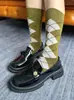 Nuevos Calcetines Unisex de Lana de Seda Otoño e Invierno Clásico Rombo Color de Contraste Calientes para Pareja Costura Sin Hueso Apilados