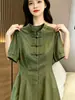 Camisa Verde Elegante Estilo Chinês Novo, Gola Alta, Botões na Cintura, Top Elegante de Nicho para o Trabalho, Lançamento Verão 2026