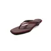 Chinelos de Couro de Primeira Camada para Mulheres, Sapatos de Salto Médio, Novo Estilo de Verão, Sandálias de Dedo Quadradas Abertas de Couro Genuíno Estilo Férias