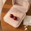 Brincos Retro de Cereja Doces e Frescos com um Temperamento Gentil e Simples, Brincos Versáteis e Delicados na Cor Vermelho Cereja para Mulheres