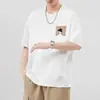 Camiseta de Manga Corta con Bolsillo Patchwork de Estilo Americano Resistente para Hombre, Nueva de Verano 2026, Camiseta Holgada de Cuello Redondo de Media Manga