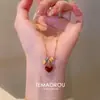 ¡Uso por ambos lados! Collar Colgante Anillo Corredizo Corazón de Melocotón Gota de Aceite Roja Diseño de Nicho Lujo Ligero Gama Alta Cadena Versátil para Suéter