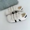 Tênis de treino alemães estilo velcro, coleção feminina 2026 outono/inverno, tênis casuais retrô estilo coreano populares e versáteis