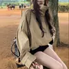 Trench Coat Curto Bege Design Britânico Estilo Outono 2026 com Gola Alta para Mulheres, Jaqueta Curta Casual Estilo Coreano para Mulheres Baixinhas