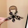 Presilha de Cabelo Garra Floral com Estampa de Leopardo para Mulheres, Presilha Tubarão de Alta Qualidade Novo Estilo 2025 para Rabo de Cavalo Alto e Penteados Presos