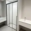 Cabina de Ducha Recta Personalizada con Una Puerta Fija y Dos Puertas Deslizantes de Cristal con Pantalla de Acero Inoxidable para Separación Seca y Húmeda