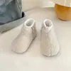 Botas de nieve gruesas forradas de polar para niñas, zapatos de mujer para otoño e invierno 2026, cálidos zapatos de algodón para nieve, botines cortos de algodón peludos
