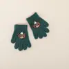 Luvas infantis de desenho animado com etiqueta, luvas de cinco dedos quentes e à prova de frio de inverno, luvas de lã tricotada com blocos de cor de desenho animado, espessadas