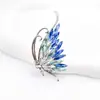 2025 Nuevo Broche de Mariposa Simulada de Gama Alta Europea y Americana Mariposa de Diamante Estereoscópica Color Degradado Broche de Mariposa de Diamante de Moda
