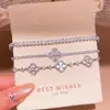 Pulsera de Broche Cuadrado con Circonia Galvanizada en Oro Real de 18K con un Diseño Elegante y Versátil, Joyería Retro de Lujo Ligero para Mujeres