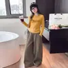 Conjunto Casual de Otoño para Niñas 2026 Nuevo Estilo Coreano Chic Cárdigan con Letras para Niños Top Pantalones de Pierna Ancha Conjunto de Dos Piezas