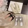 Sandálias Mule 2026 moda versátil slip-on chinelos de salto alto para mulheres com salto grosso e bico quadrado, novo uso externo de verão com lantejoulas