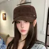 Sombrero retro de gamuza estilo ecuestre para mujer otoño invierno estilo old money versátil hace que la cara se vea más pequeña gorra visera de pico de pato moderna versátil gorra de vendedor de periódicos