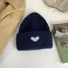 Gorro Bordado de Corazón para Mujer Otoño e Invierno, Cálido y Casual Versátil Gorro de Punto para Estudiante, Gorro de Lana Adelgazante, Versátil a la Moda