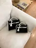Atacado transfronteiriço de bolsas de luxo de alta qualidade, bolsas de ombro e crossbody estilosas e versáteis para o dia a dia, bolsas platina