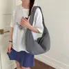 Nova Bolsa de Lona Xadrez Estilo Coreano Nicho Ins Estilo Preguiçoso Leve Casual Versátil para Mulheres, Bolsa de Ombro Único Transversal Tote