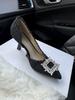 Saltos Altos com Strass para Mulheres 2025 Verão Novo Estilo Salto Agulha Bico Fino Salto Médio Brisa Noturna Design Suave Sapatos de Nicho