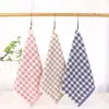 Venta al por mayor de fábrica toalla cuadrada 35*35 suave absorbente engrosada toalla pequeña puesto cuadrado supermercado toalla para babas