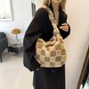 2023 outono e inverno moda casual grande bolsa de pelúcia ombro nas axilas bolsa simples cor de contraste bolsa de ombro portátil xadrez bolsa feminina