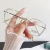 Novos Óculos Ultra Leves Anti Luz Azul para Mulheres com Rosto Grande, Armações de Óculos Artifício para Rosto Liso com Efeito Emagrecedor para Homens, Que Podem Ser Equipados com Armações para Óculos de Grau
